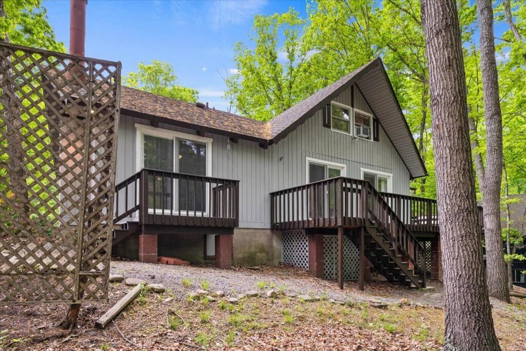 The Gingerbread House: 4 Bedroom Chalet, W/ Sunroom/Deck, Sleeps 12, Modern Amenities 맥가헤이스빌 외부 사진