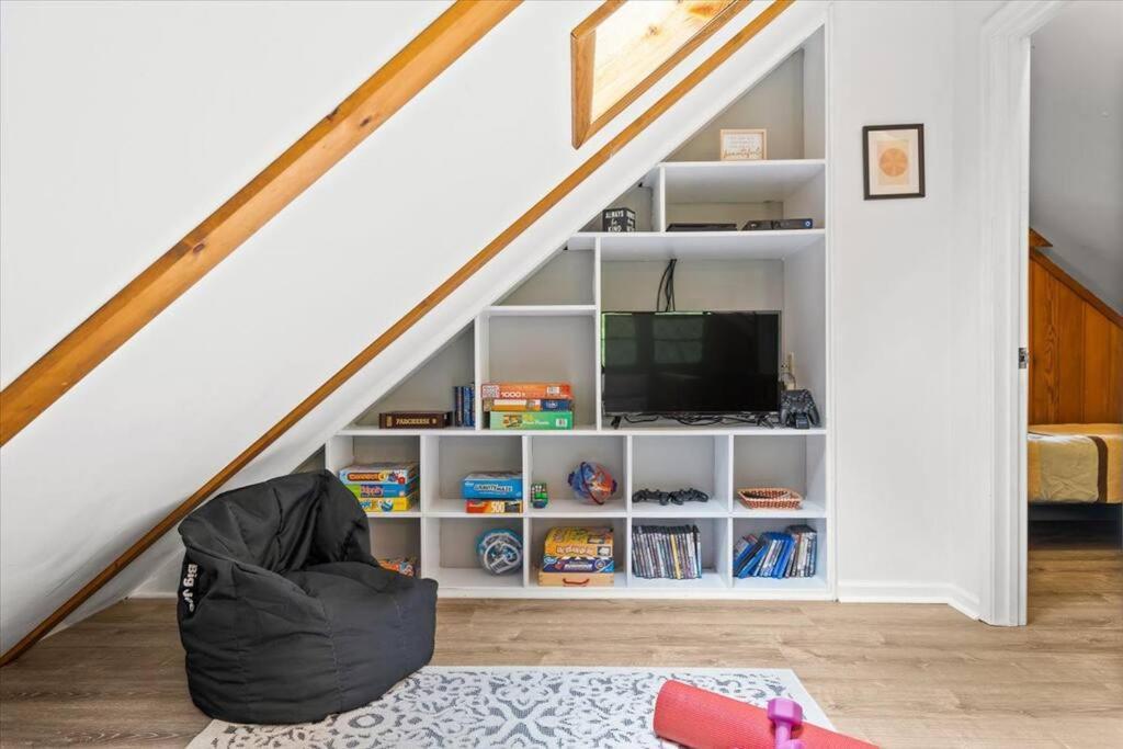 The Gingerbread House: 4 Bedroom Chalet, W/ Sunroom/Deck, Sleeps 12, Modern Amenities 맥가헤이스빌 외부 사진