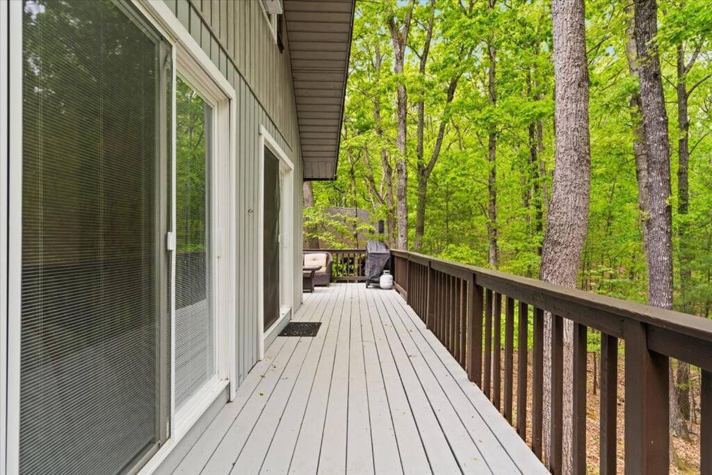 The Gingerbread House: 4 Bedroom Chalet, W/ Sunroom/Deck, Sleeps 12, Modern Amenities 맥가헤이스빌 외부 사진