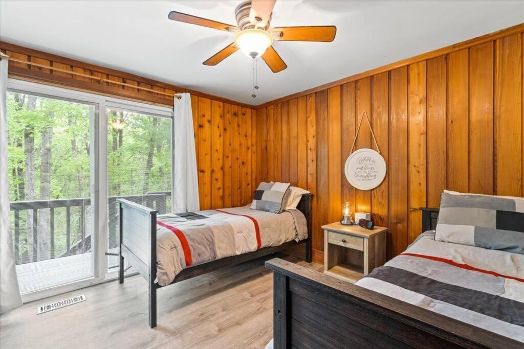 The Gingerbread House: 4 Bedroom Chalet, W/ Sunroom/Deck, Sleeps 12, Modern Amenities 맥가헤이스빌 외부 사진
