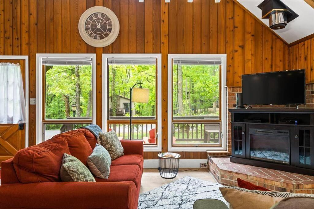 The Gingerbread House: 4 Bedroom Chalet, W/ Sunroom/Deck, Sleeps 12, Modern Amenities 맥가헤이스빌 외부 사진